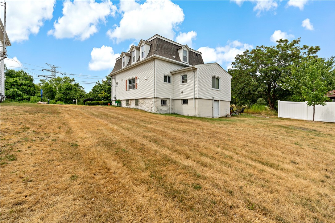 4 Fish Road Tiverton, RI 02878 - Photo 6 of 37