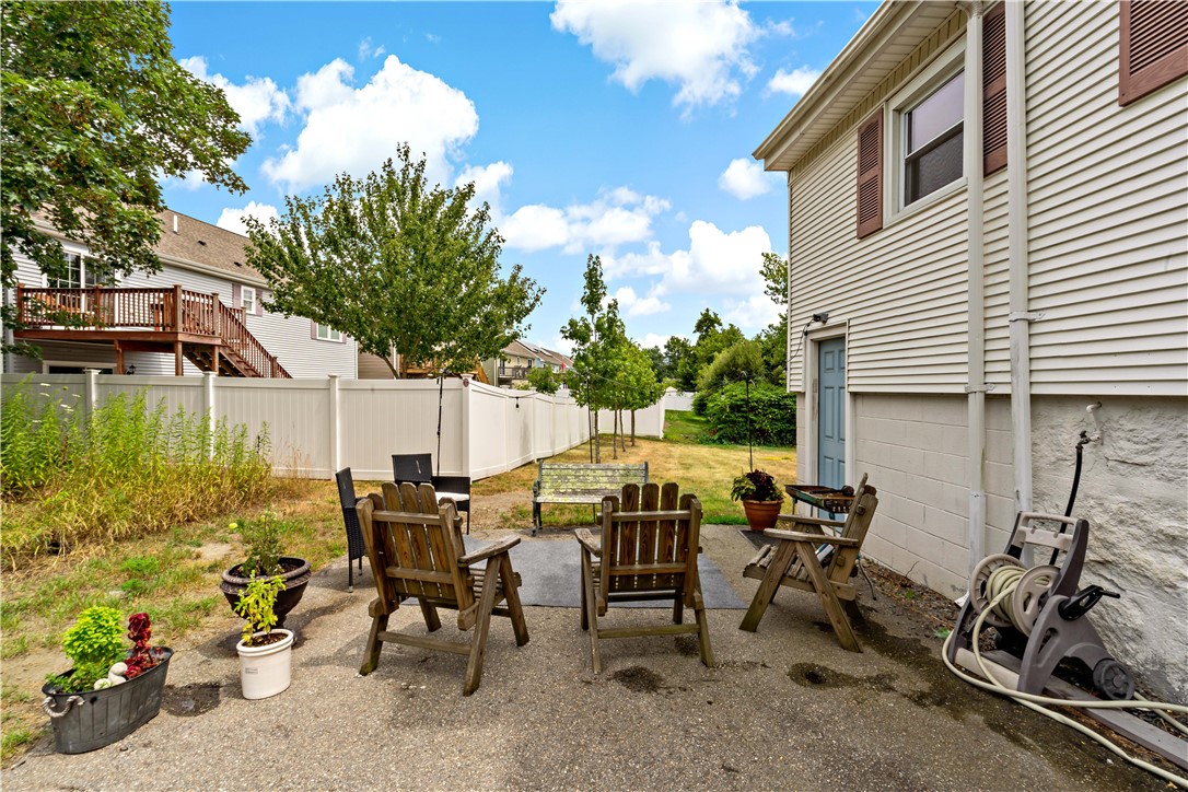 4 Fish Road Tiverton, RI 02878 - Photo 8 of 37