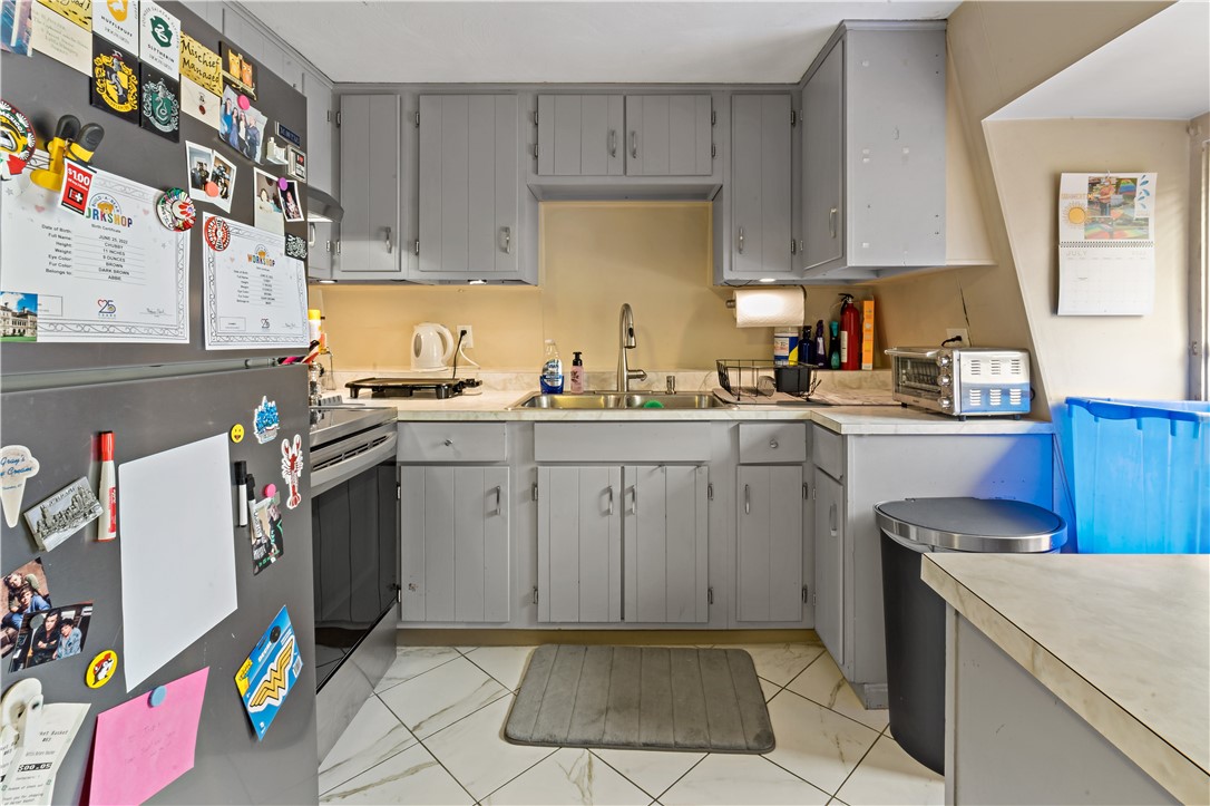 4 Fish Road Tiverton, RI 02878 - Photo 9 of 37