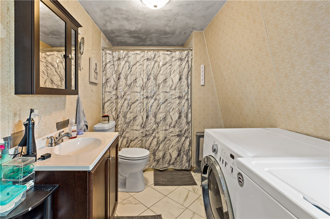 4 Fish Road Tiverton, RI 02878 - Photo 10 of 37