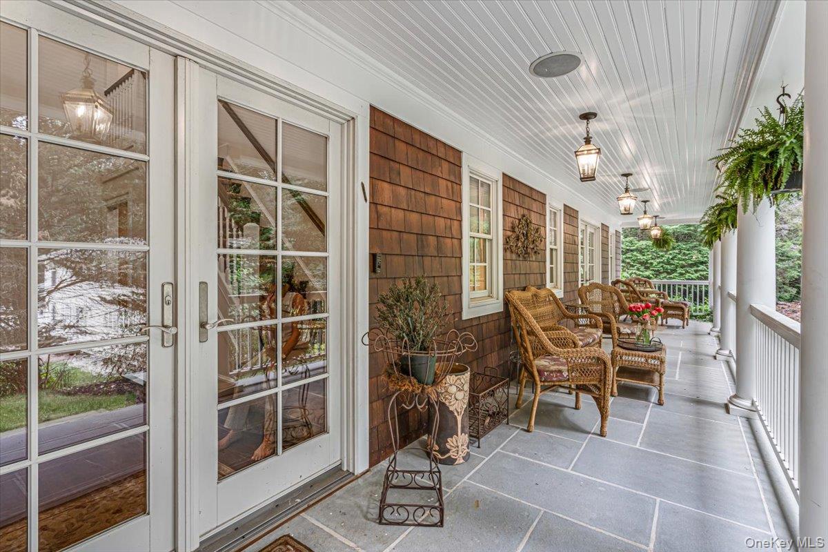 39 Cherry Lane Syosset, NY 11791 - Photo 4 of 43