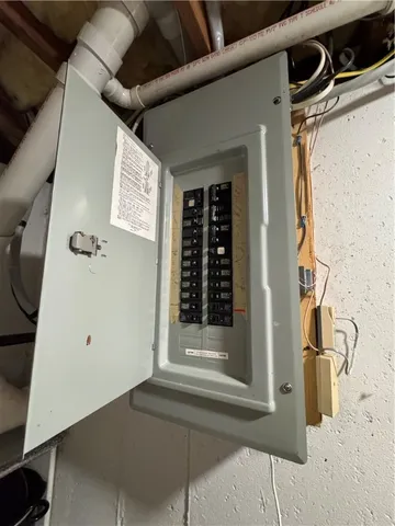 $399,900 | 18 Palmer Circle, Hopkinton, RI 02832