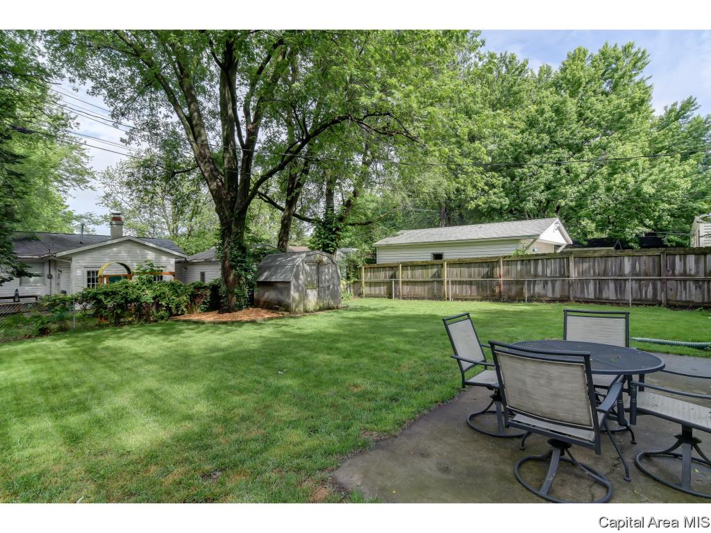305 Parkview Drive Rochester, IL 62563 - Photo 23 of 25 Gallery Image 23