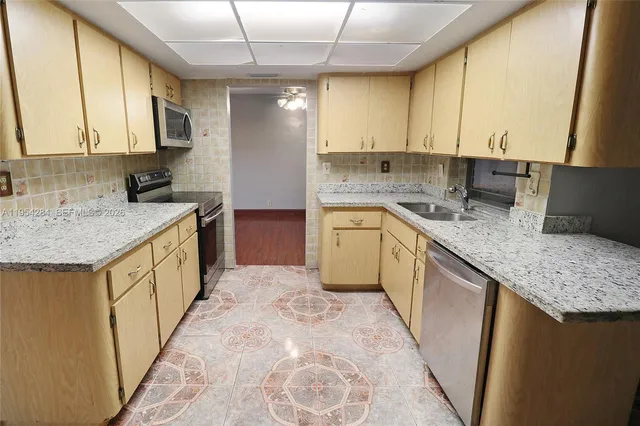 $535,000 | 3241 Northwest 40th Street, Lauderdale Lakes, FL 33309