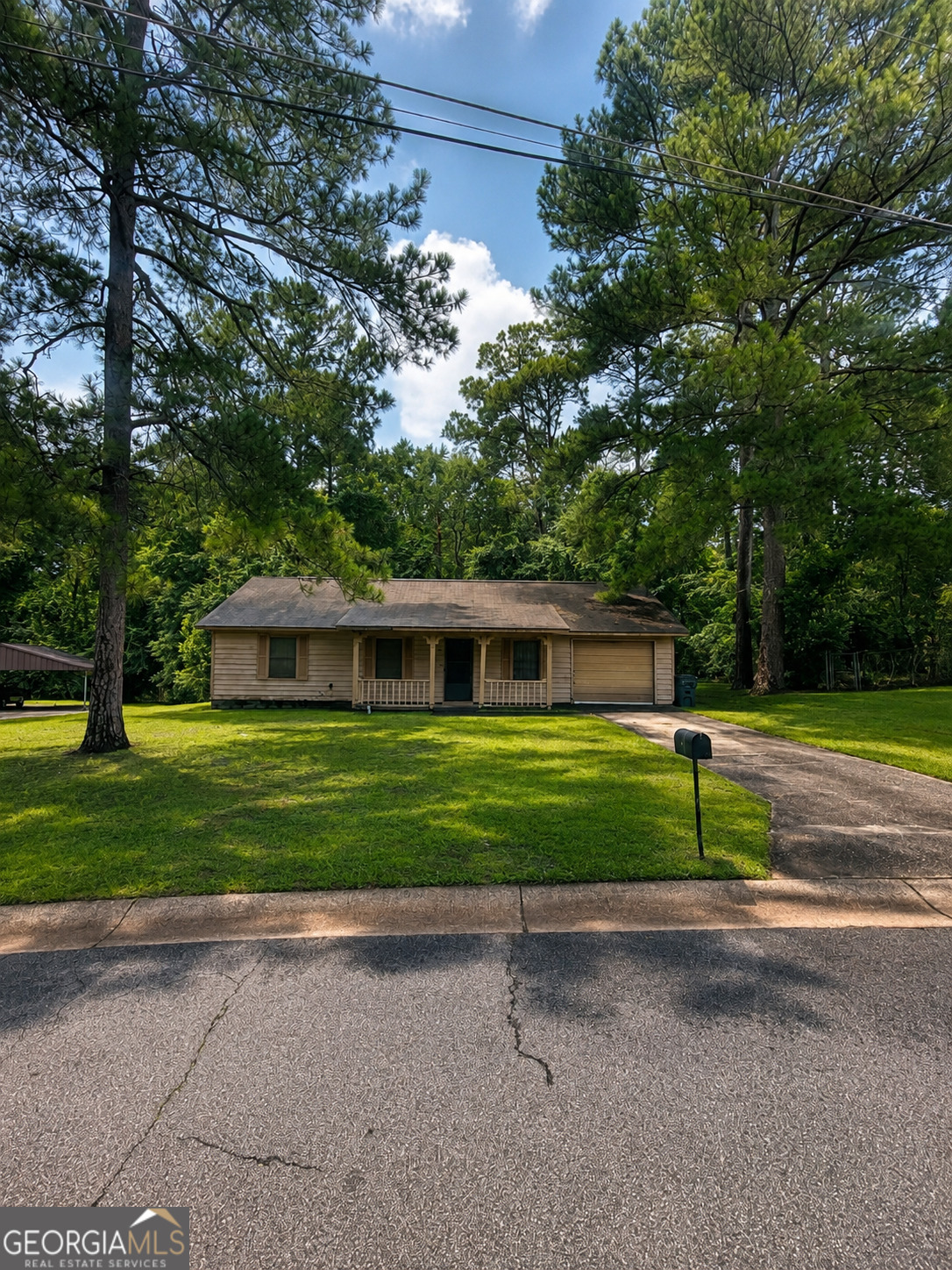 1031 King Circle Perry, GA 31069 - Photo 1 of 7