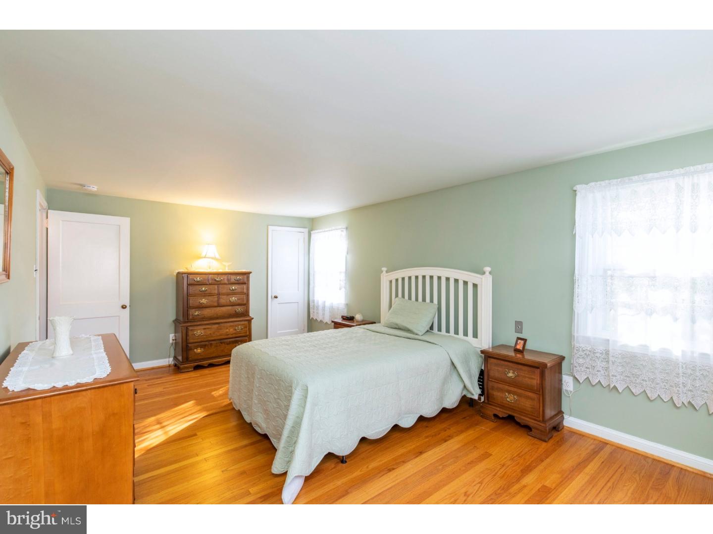 261 Rambling Way Springfield, PA 19064 - Photo 15 of 21 Master Bedroom