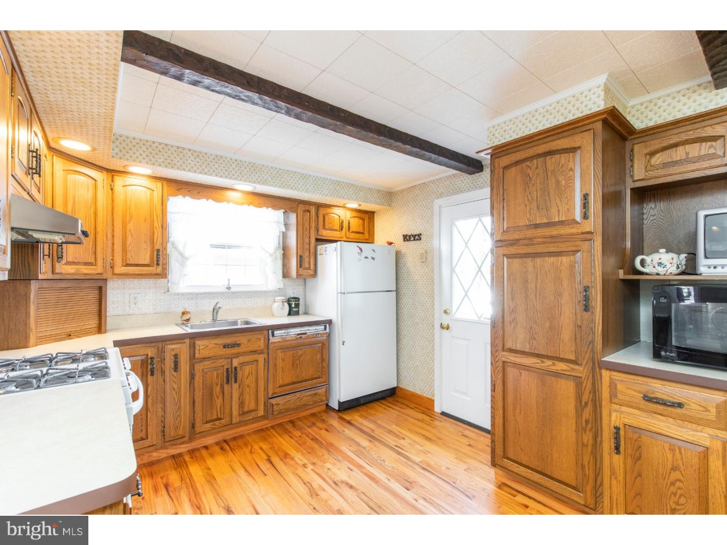 261 Rambling Way Springfield, PA 19064 - Photo 9 of 21 Kitchen