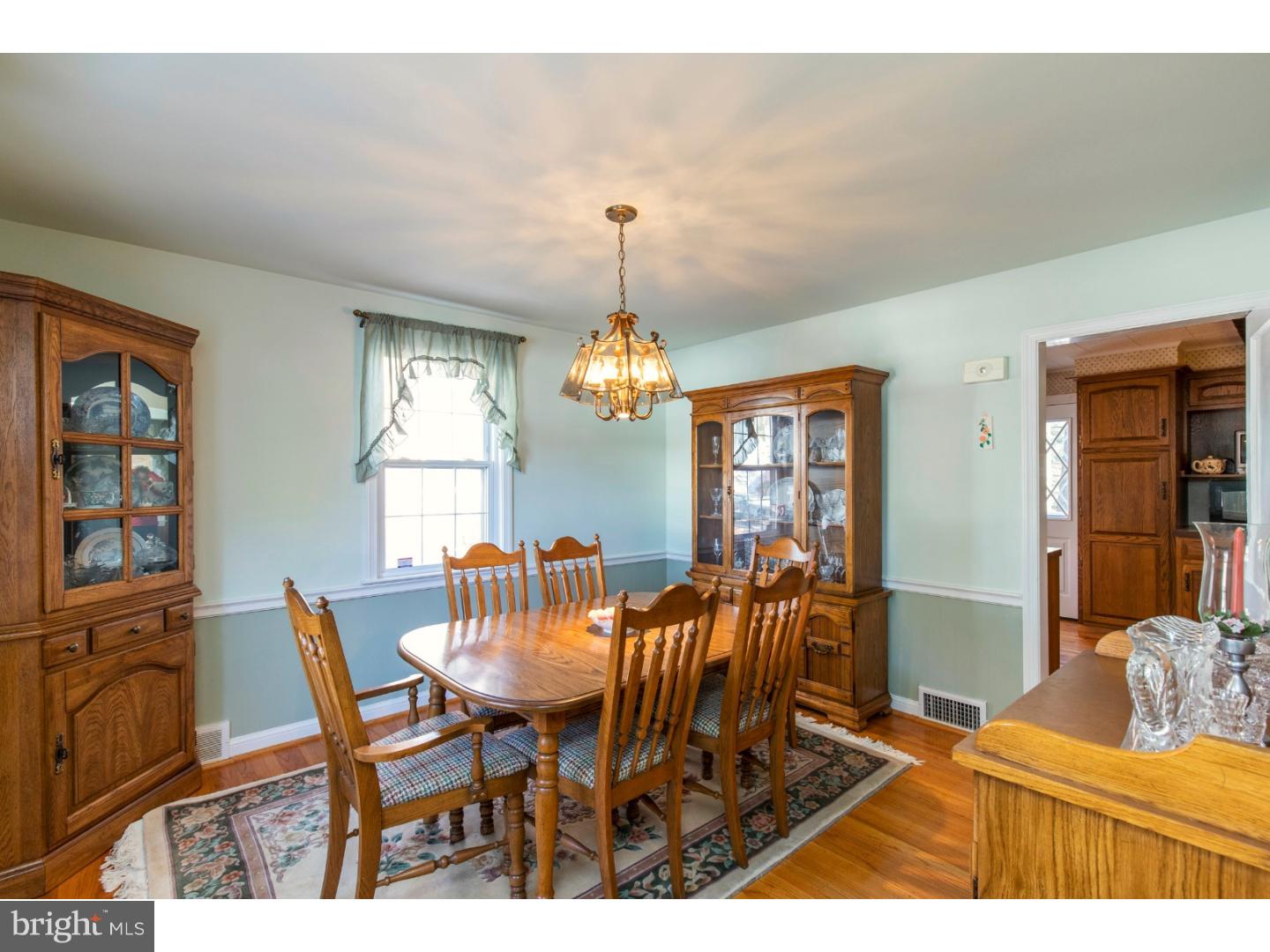261 Rambling Way Springfield, PA 19064 - Photo 10 of 21 Dining Room