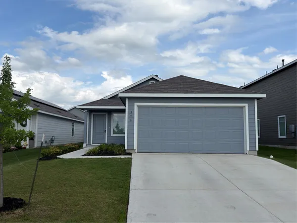 $1,695 | 296 Agate Clf Drive, Maxwell, TX 78656