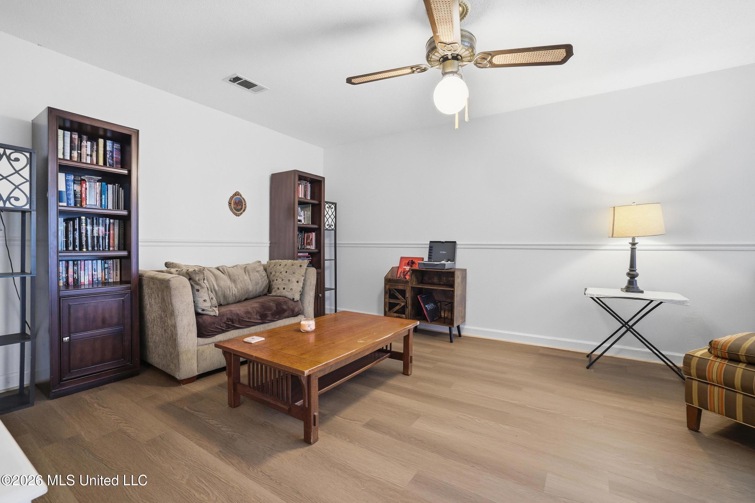 1237 Main Street Ocean Springs, MS 39564 - Photo 12 of 62 11_r6__8142_autoremove_32634697