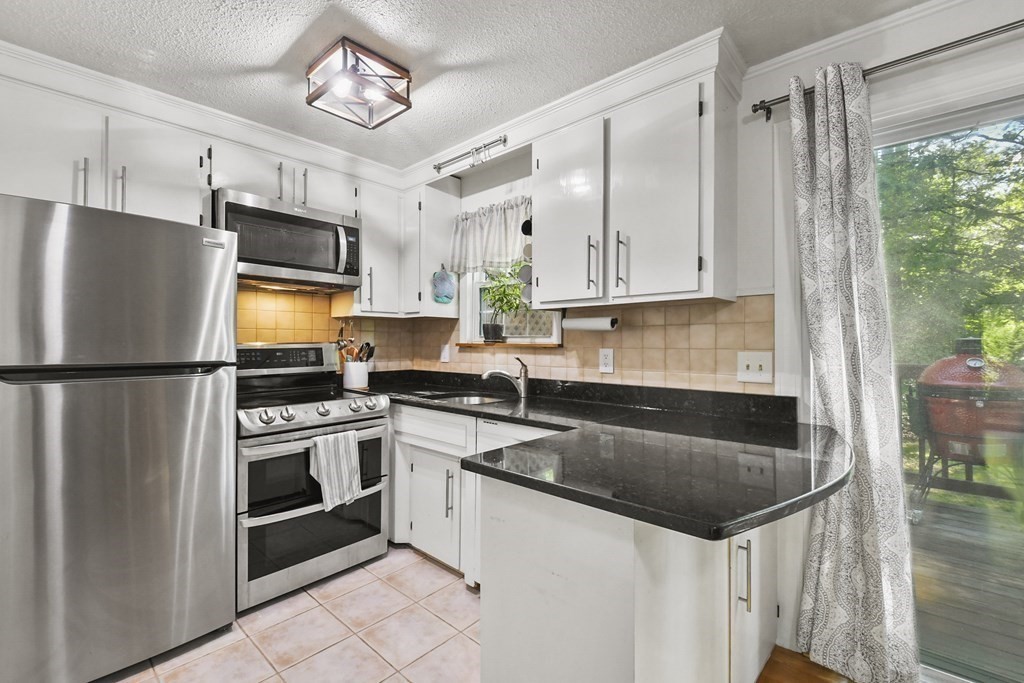 75 Sandy Pond Road, Unit 21 Ayer, MA 01432 - Photo 7 of 23