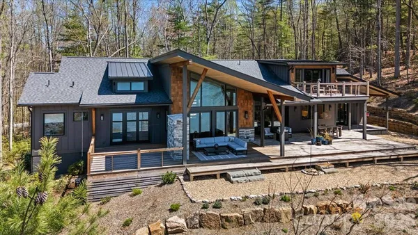 $2,500,000 | 984 Eagle Lake Drive, Brevard, NC 28712