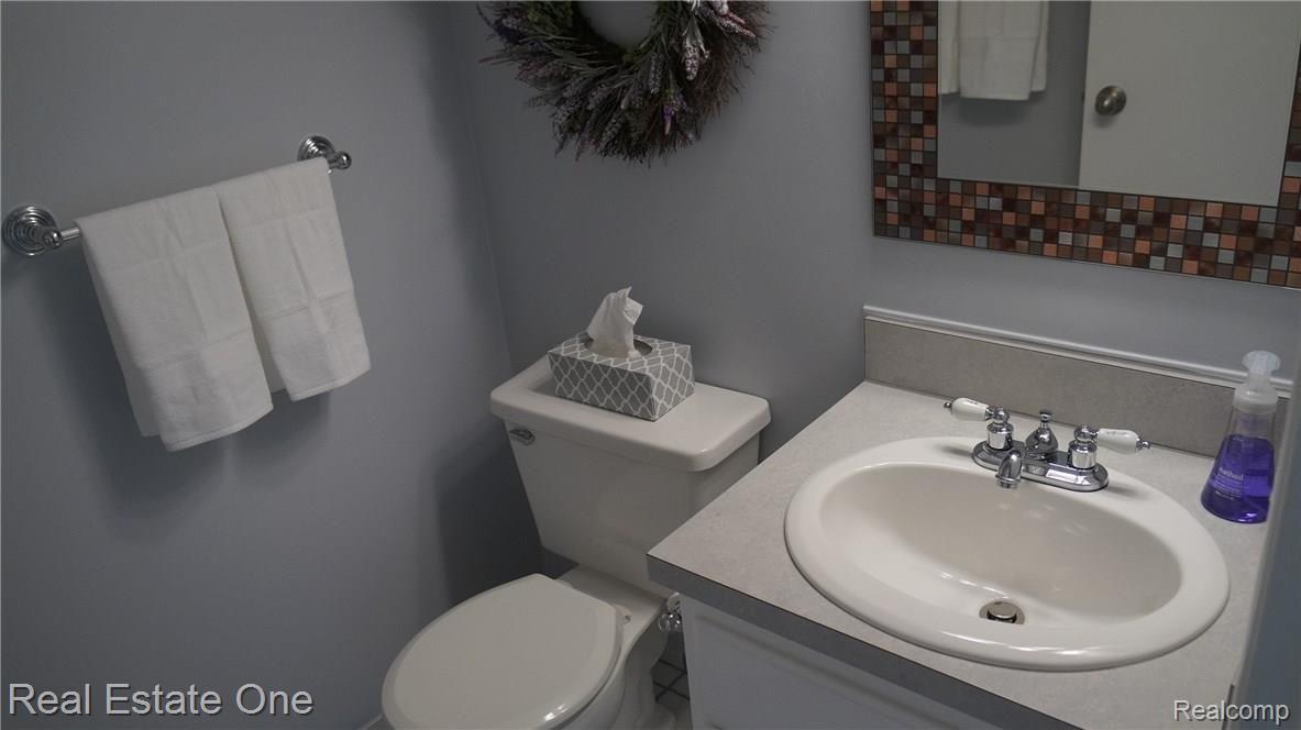 1672 Dancer Drive Rochester, MI 48307 - Photo 13 of 25 DSC05833.JPG