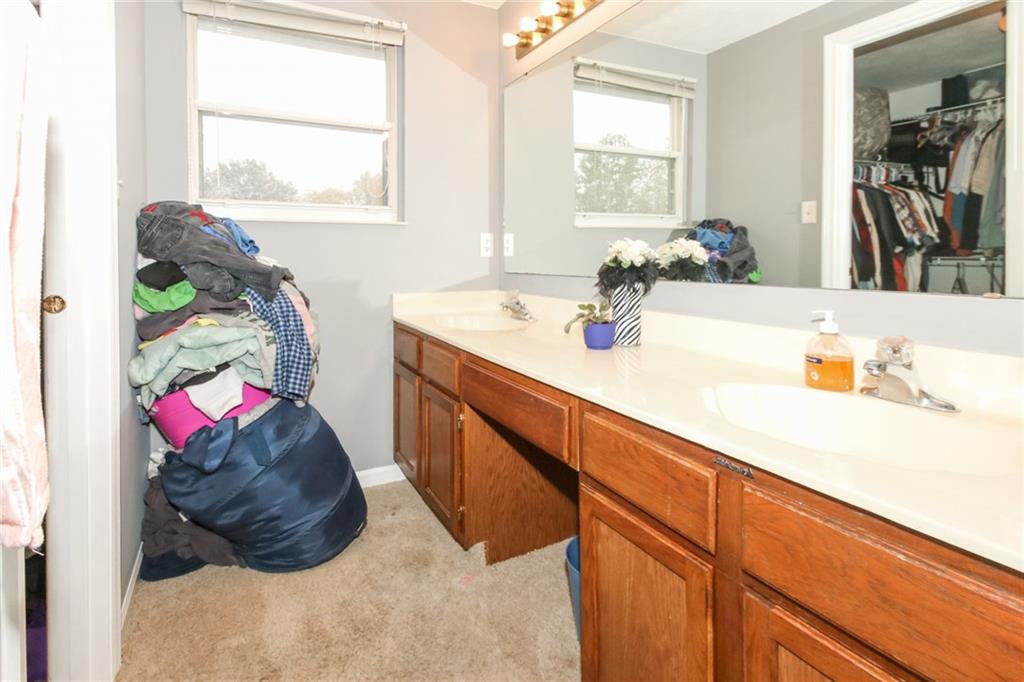 8365 Castle Ridge Lane Indianapolis, IN 46256 - Photo 11 of 22 Gallery Image 11