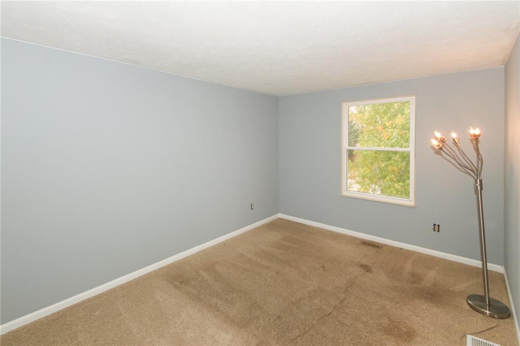 8365 Castle Ridge Lane Indianapolis, IN 46256 - Photo 13 of 22 Gallery Image 13