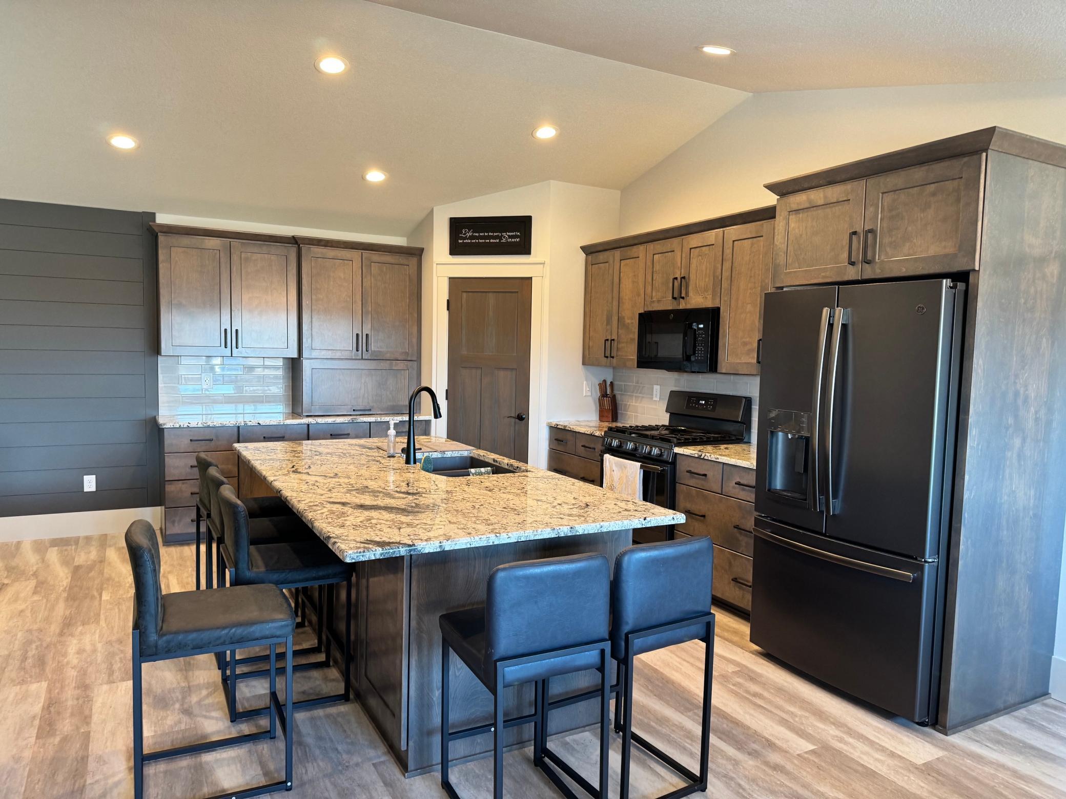 639 Manheim Avenue St. Charles, MN 55972 - Photo 4 of 5