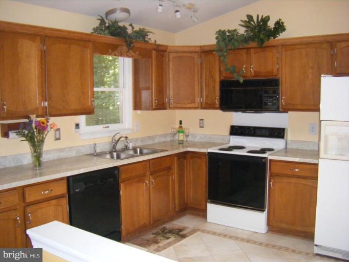 4732 Wilkerson Road Brandywine, MD 20613 - Photo 2 of 18 Kitchen