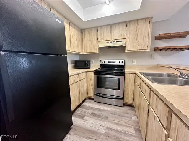 $1,350 | 829 Gleason Parkway, Unit 2, Cape Coral, FL 33914