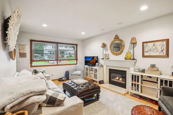 $3,250 | 4237 Ottawa Avenue South, Minneapolis, MN 55416
