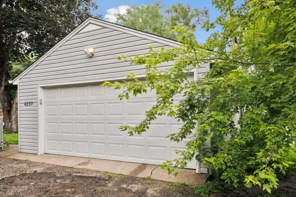 $3,250 | 4237 Ottawa Avenue South, Minneapolis, MN 55416