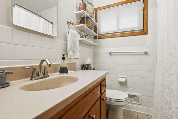 $3,250 | 4237 Ottawa Avenue South, Minneapolis, MN 55416