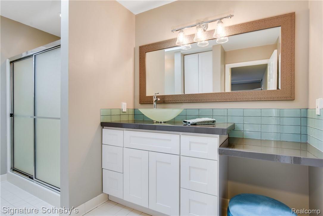 3502 Normandy Road Royal Oak, MI 48073 - Photo 21 of 24 Master Bathroom .jpg