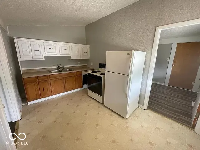 $130,000 | 800 West Lindweth Place, Muncie, IN 47303