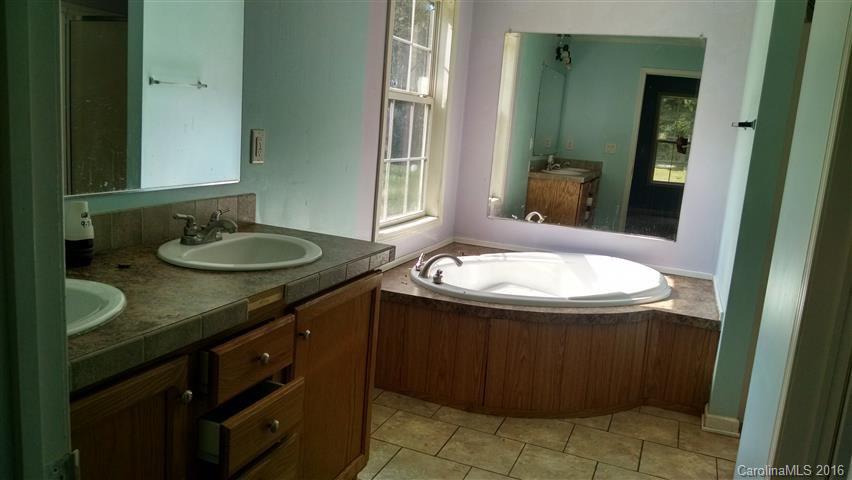 25 Reed Road Fairview, NC 28730 - Photo 11 of 13 Gallery Image 11