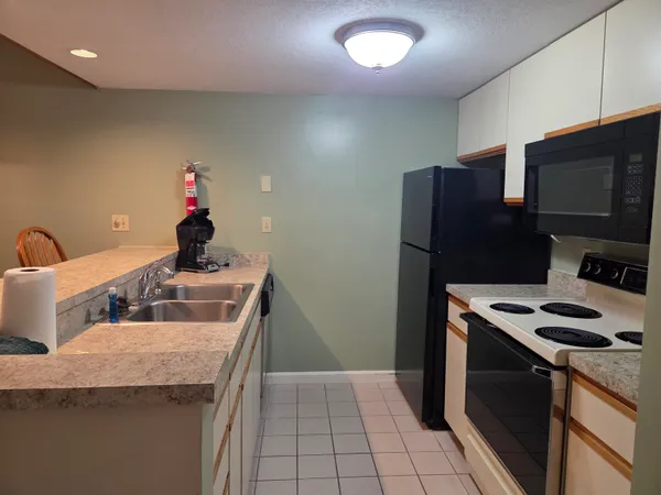 $14,350 | 164 Deer Park Drive, Unit 160D, North Woodstock, NH 03262