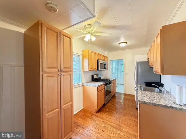 $1,800 | 1087 Buttonwood Avenue, Bensalem, PA 19020