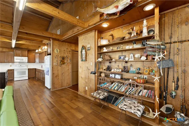 a view of an outdoor space