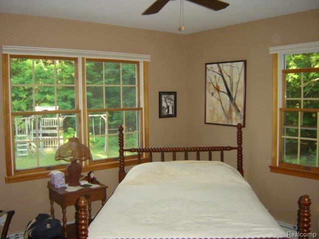 5071 Orion Road Rochester, MI 48306 - Photo 10 of 24 Guest Bedroom
