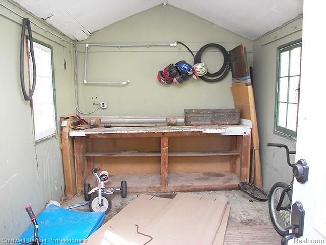 13700 12 Mile Road South Lyon, MI 48178 - Photo 27 of 34 100_4091.jpg