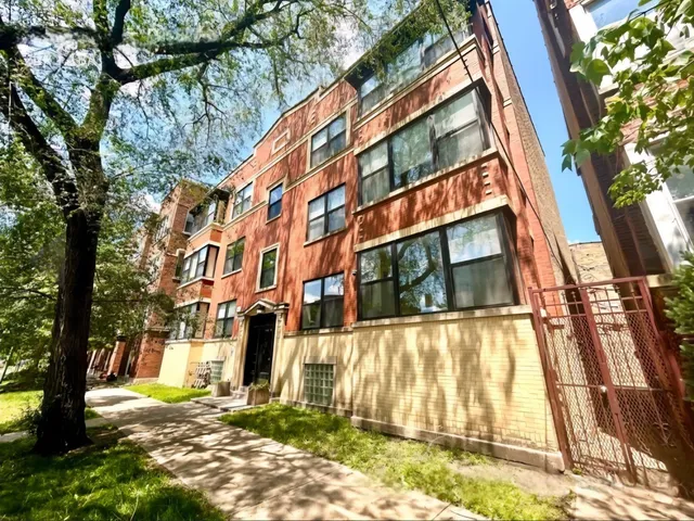 $1,800 | 1640 West Fargo Avenue, Unit 101, Chicago, IL 60626
