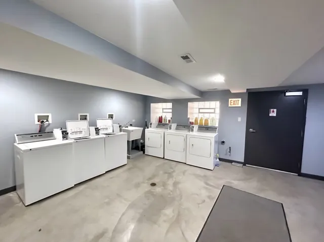 $1,800 | 1640 West Fargo Avenue, Unit 101, Chicago, IL 60626