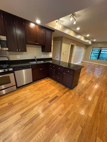 $1,800 | 1640 West Fargo Avenue, Unit 101, Chicago, IL 60626