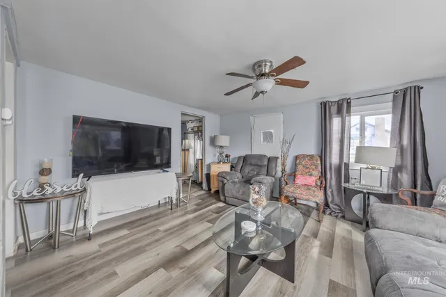 $218,000 | 107 Southeast 5th Avenue, Ontario, OR 97914