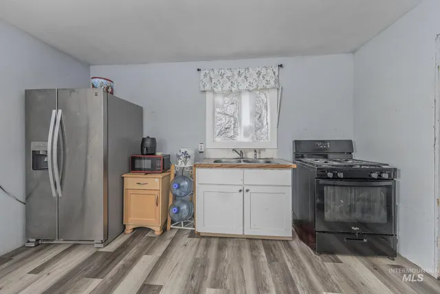 $218,000 | 107 Southeast 5th Avenue, Ontario, OR 97914