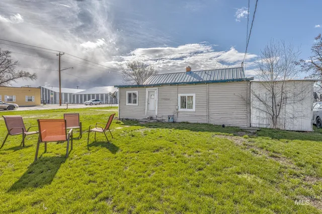 $218,000 | 107 Southeast 5th Avenue, Ontario, OR 97914