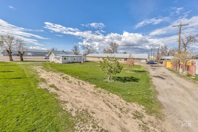 $218,000 | 107 Southeast 5th Avenue, Ontario, OR 97914