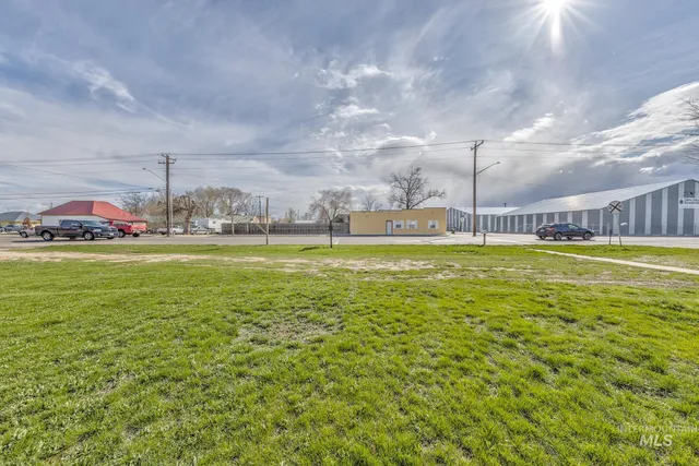 $218,000 | 107 Southeast 5th Avenue, Ontario, OR 97914