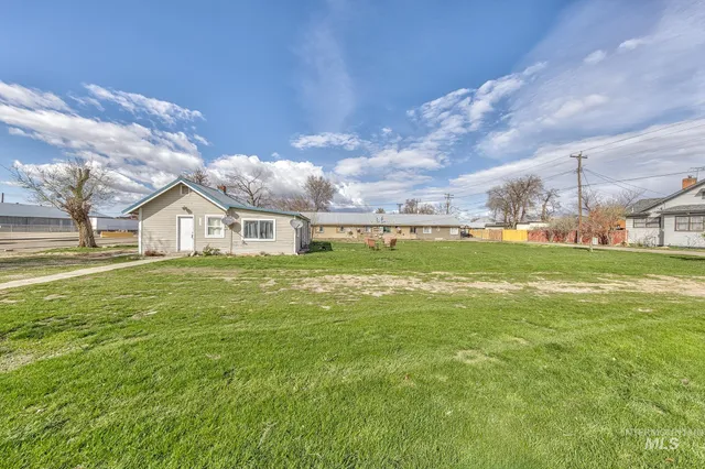 $218,000 | 107 Southeast 5th Avenue, Ontario, OR 97914