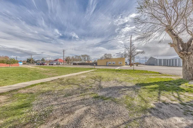 $218,000 | 107 Southeast 5th Avenue, Ontario, OR 97914