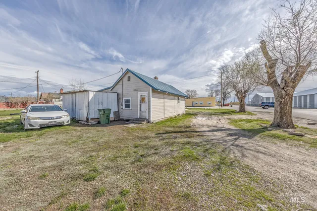 $218,000 | 107 Southeast 5th Avenue, Ontario, OR 97914