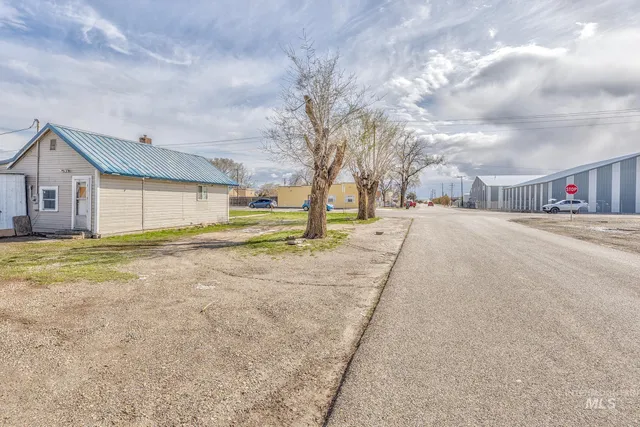 $218,000 | 107 Southeast 5th Avenue, Ontario, OR 97914