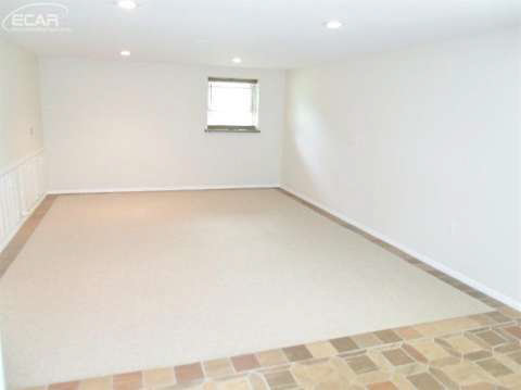 5217 North Center Road Flint, MI 48506 - Photo 12 of 21 20443995-11.JPG