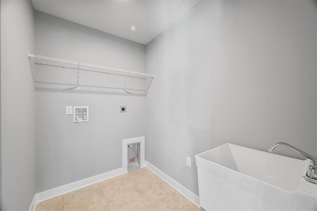 851 Ashley Road Gibsonia, PA 15044 - Photo 28 of 50 a bathroom with a bathtub