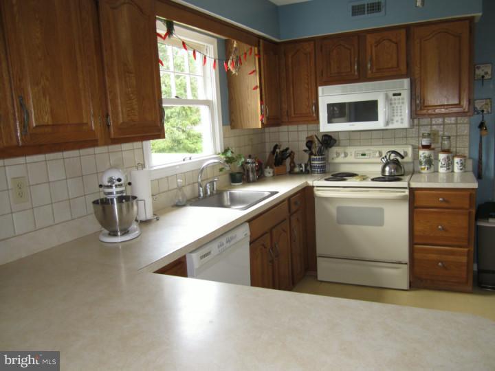 107 Bruce Road Washington Crossing, PA 18977 - Photo 8 of 16 Gallery Image 8