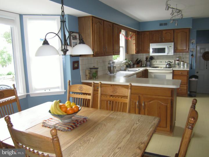 107 Bruce Road Washington Crossing, PA 18977 - Photo 10 of 16 Gallery Image 10
