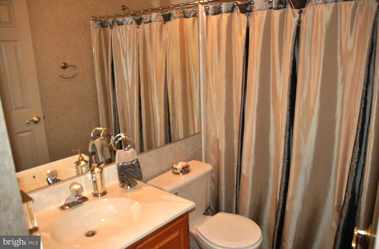 36 Dawn View Court Silver Spring, MD 20904 - Photo 12 of 27 Bath